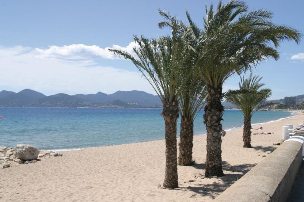 Magnifique "Gite De La Garoupe" Au Cap D'Antibes A 300M Des Plages Buitenkant foto